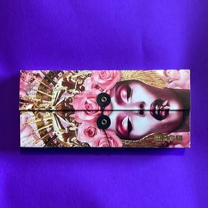 Limited edition pink eyeshadow package Mothership VIII: Divine Rose II